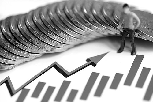 小幅上涨至1.3850上方，加拿大CPI数据提高加拿大央行降息的可能性